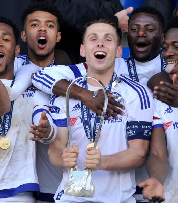 18 APRIL 2016:  Players of Chelsea FC celebrate their victory with the Lennart Johansson trophy