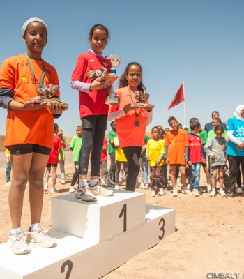 Miniterrain de football, piste d’athlétisme et eau potable au centre sportif Sport Éveil Académie