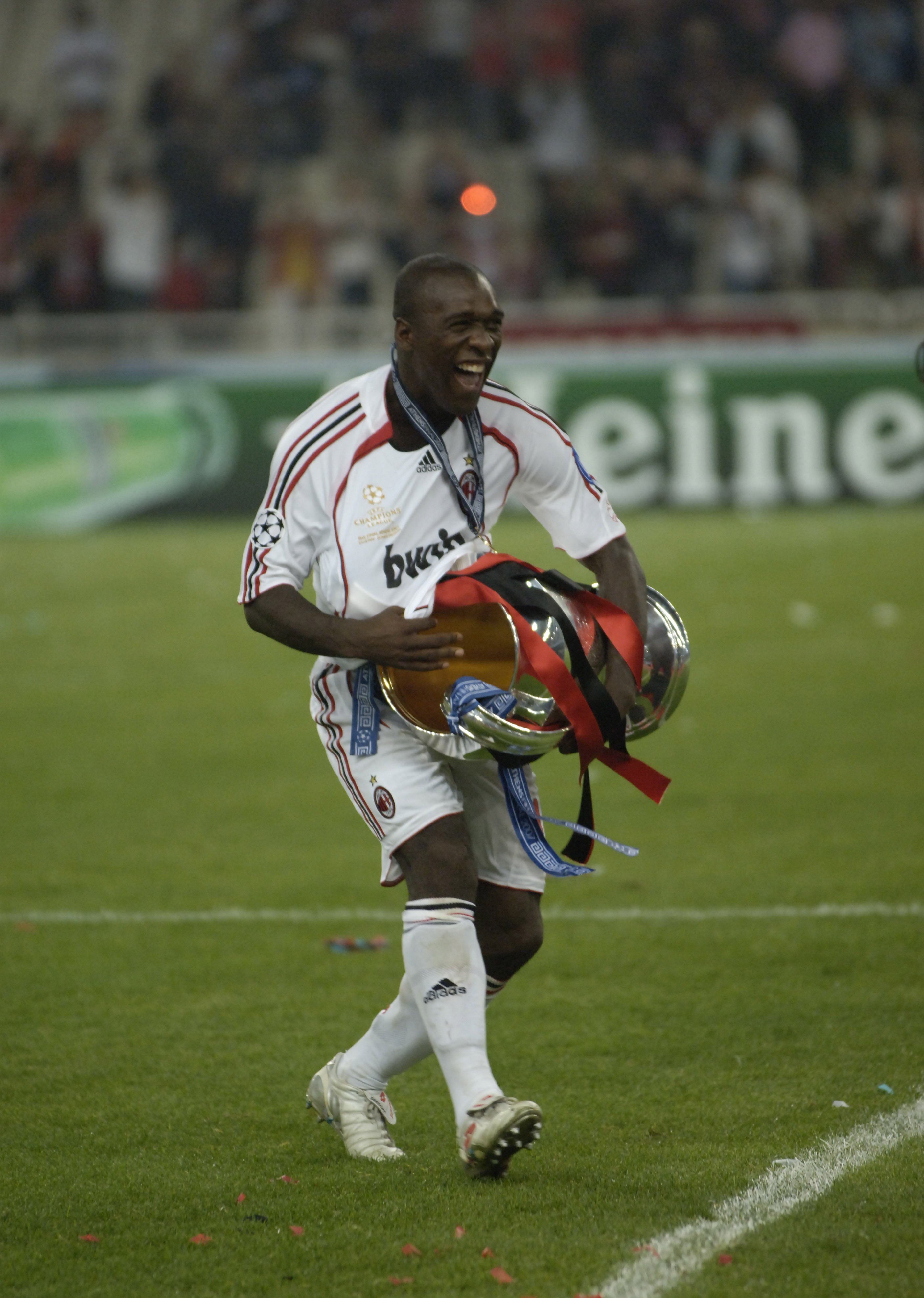 Sport, Football, UEFA Champions League Final, Athens, 23rd May 2007, AC Milan 2 v Liverpool 1, AC Milan's Clarence Seedorf celebrates with the trophy  (Photo by Bob Thomas Sports Photography via Getty Images)