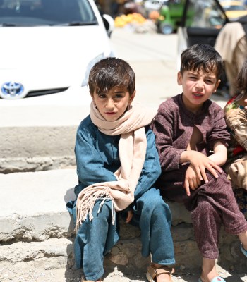 Éducation et sport flexibles pour les enfants en dehors du système scolaire en Afghanistan