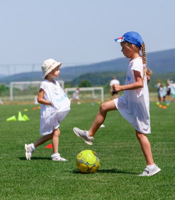 Soutien psychosocial aux enfants, adolescents et parents vulnérables grâce au sport (PORUCH)