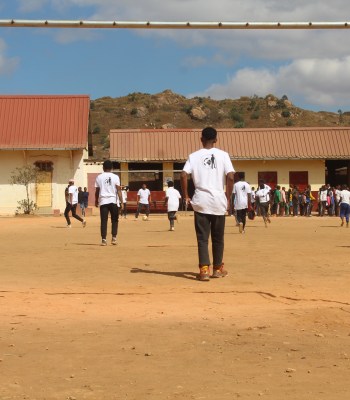 Autonomisation et insertion des jeunes en conflit avec la loi grâce au sport et aux droits des enfants