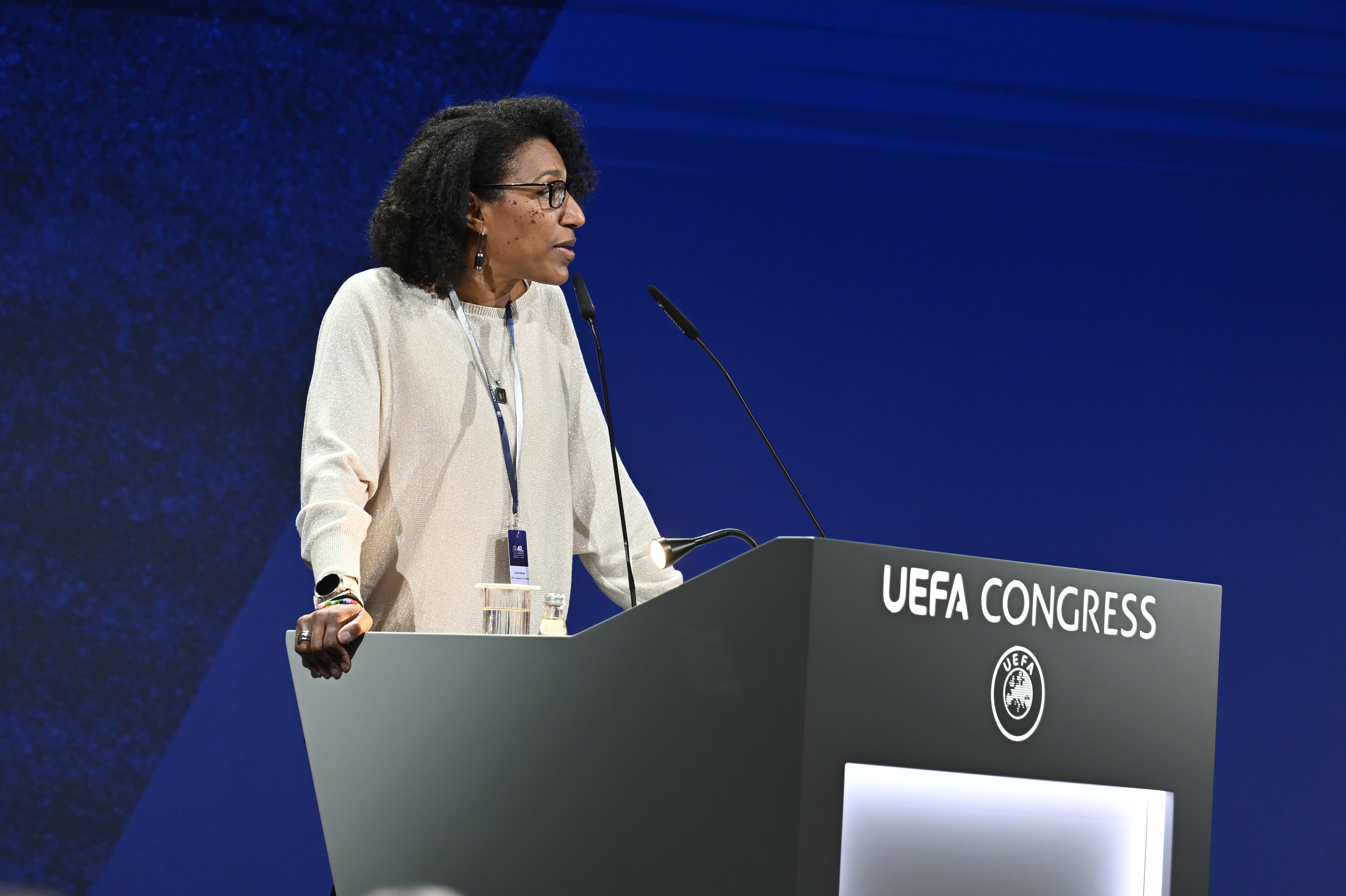 Carine N’Koué s’exprime lors du Congrès de l’UEFA 2024