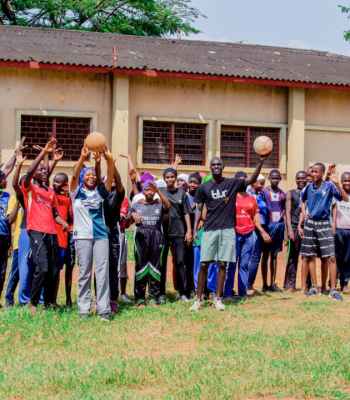 Terrain d’espoir : le sport comme outil d’inclusion et de résilience pour les enfants marginalisés du Burundi