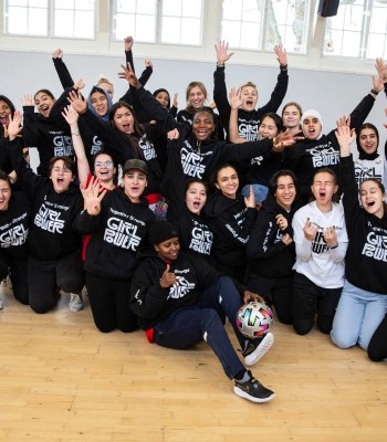 Girl Power, Académie de leadership et Coupe du Monde des réfugiés